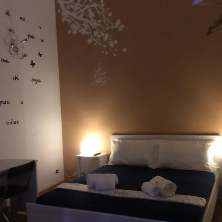 My Center Station Bed & Breakfast *